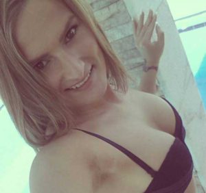 amateurmodel2-holybanks