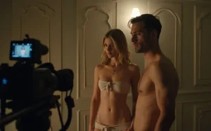 Frau und Mann drehen einen Porno für Frauen